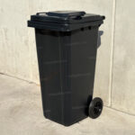 Bote de Basura 240 Lts. / 65 Galones color Negro - Imagen 6