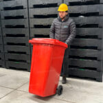 Bote de Basura 240 Lts. / 65 Galones color Rojo - Imagen 6